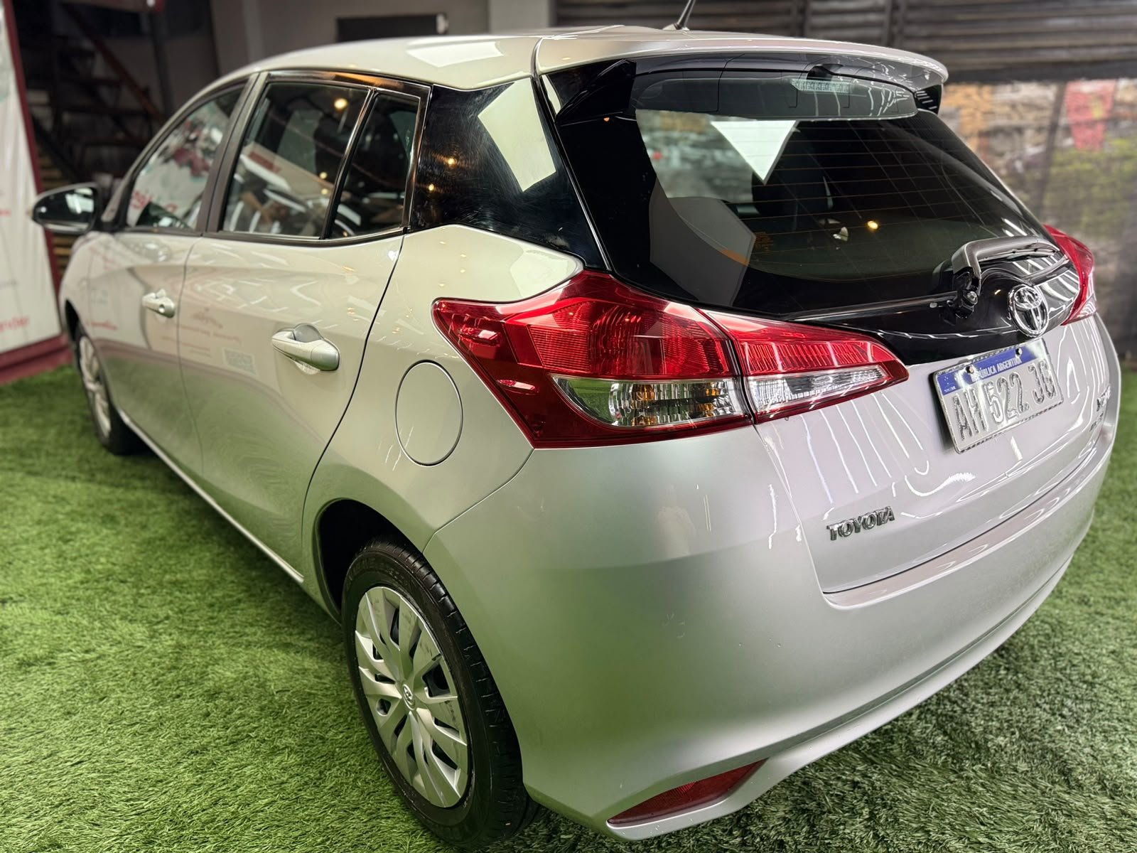 TOYOTA YARIS XS 1.5 CVT 2025 - Imagen 11