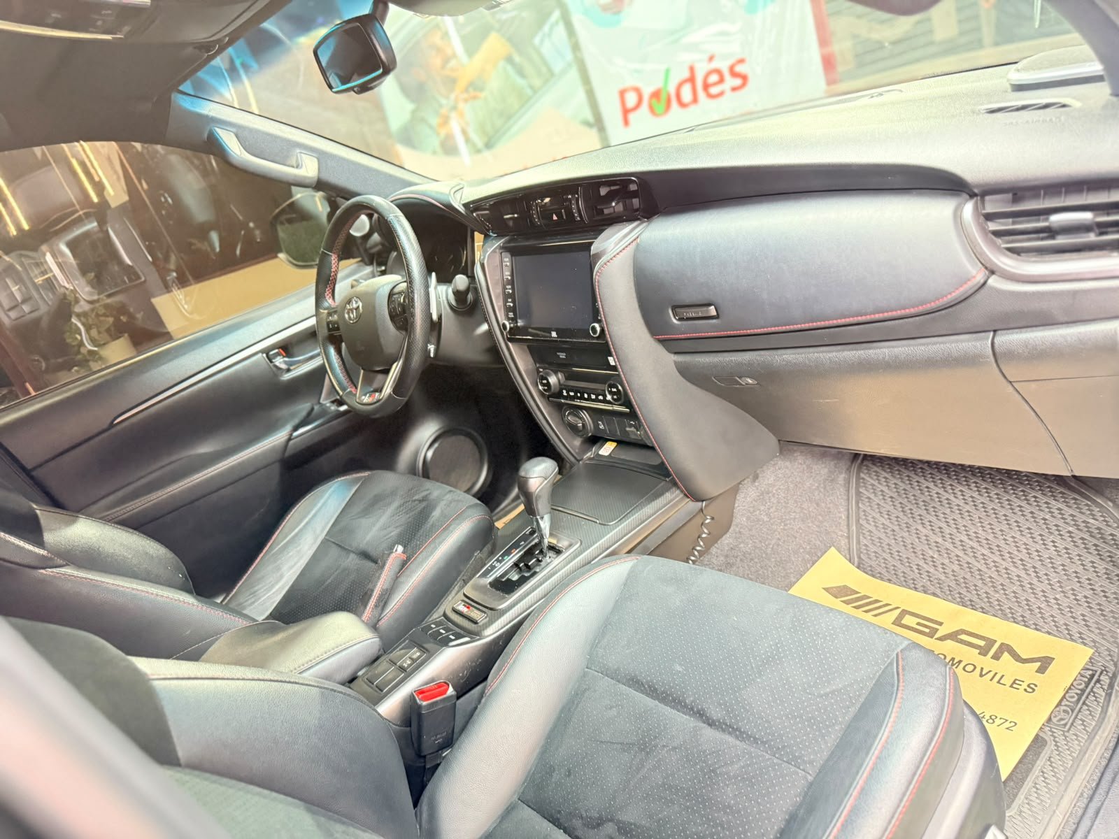 TOYOTA SW4 4X4 GR-S 2.8 TDI 6 AT 7A 2022 - Imagen 4