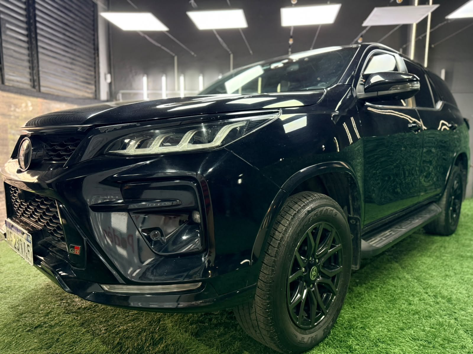 TOYOTA SW4 4X4 GR-S 2.8 TDI 6 AT 7A 2022 - Imagen 8