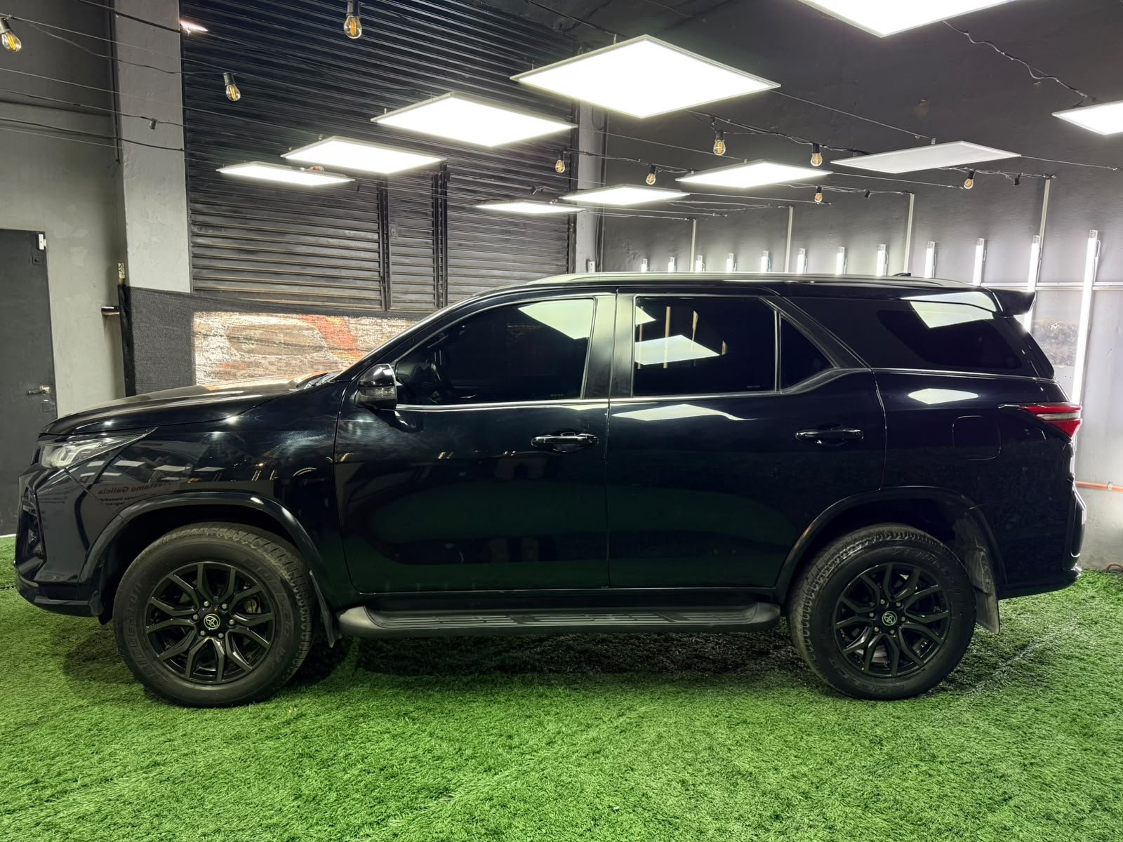 TOYOTA SW4 4X4 GR-S 2.8 TDI 6 AT 7A 2022 - Imagen 10