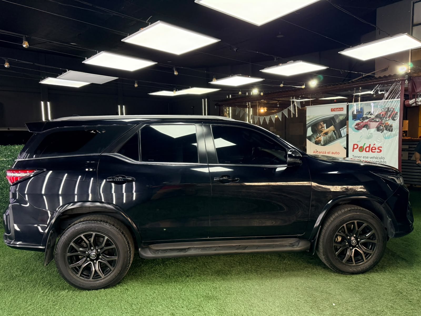 TOYOTA SW4 4X4 GR-S 2.8 TDI 6 AT 7A 2022 - Imagen 14